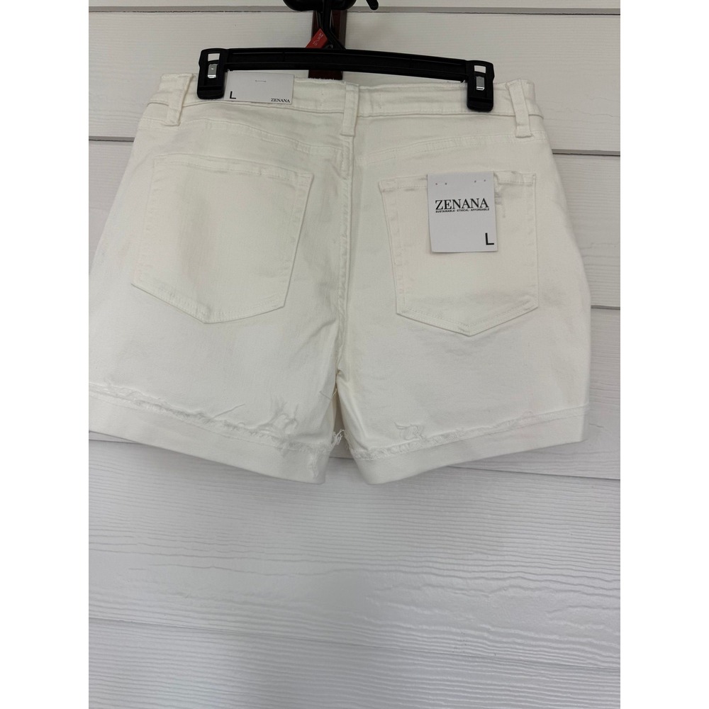 #58- Zenana- NWT- White Shorts- Sz L